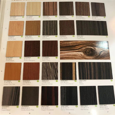 1220 * 2440mm لون الخشب شرائح HPL السوداء الأساسية لقسم الخشب الرقائقي MDF